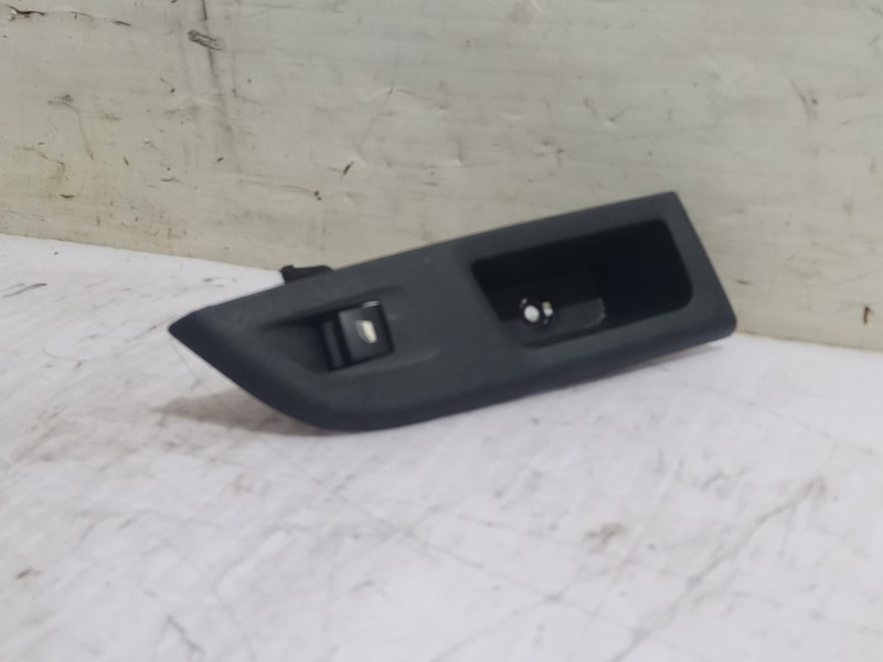 Recambio de mando elevalunas trasero derecho para opel corsa f edition referencia OEM IAM 9830173480  