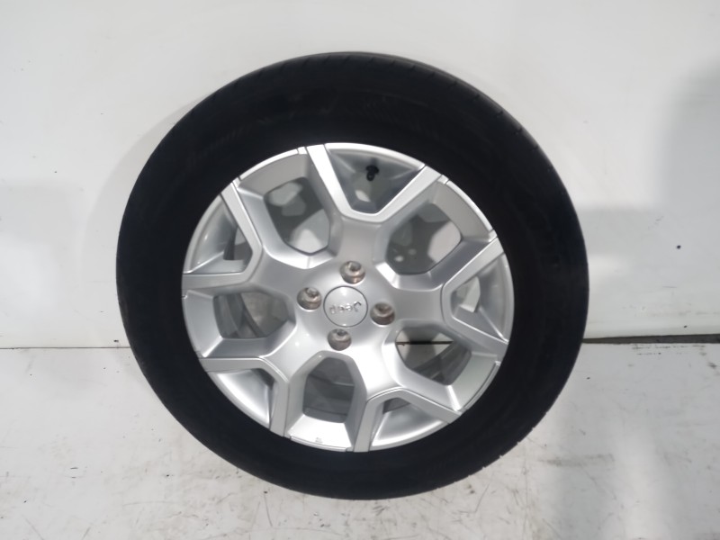 Recambio de llanta para jeep avenger altitude referencia OEM IAM 52197382  