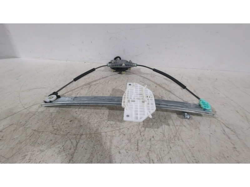 Recambio de elevalunas delantero derecho para kia stonic (yb) 1.0 t-gdi referencia OEM IAM 82402H8100  