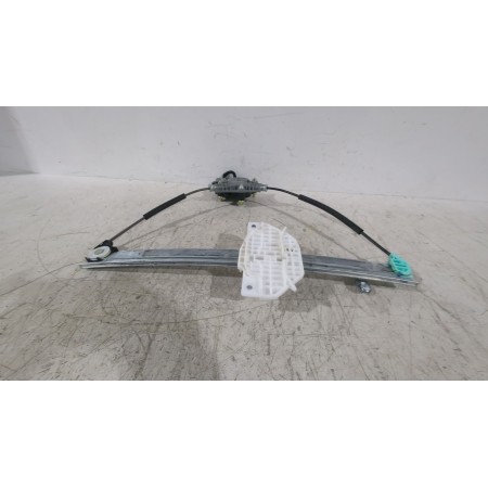 Recambio de elevalunas delantero derecho para kia stonic (yb) 1.0 t-gdi referencia OEM IAM 82402H8100  