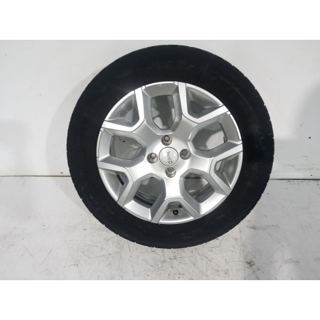 Recambio de llanta para jeep avenger altitude referencia OEM IAM 52197382  