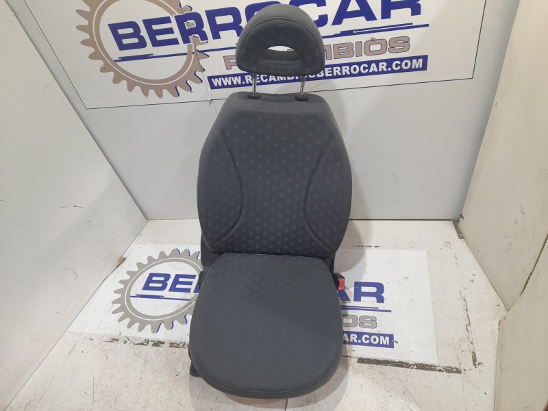 Recambio de asiento delantero derecho para nissan micra (k12e) referencia OEM IAM ASIENTO DELANTERO DERECHO NISSAN MICRA 2002 20