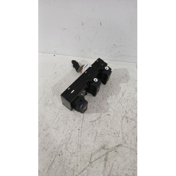 Recambio de mando elevalunas delantero izquierdo para kia stonic (yb) 1.0 t-gdi referencia OEM IAM 93571H8200  