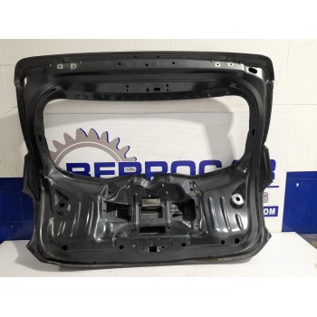 Recambio de porton trasero para dacia sandero referencia OEM IAM 901229073 / TOCADO VER FOTOS!!  