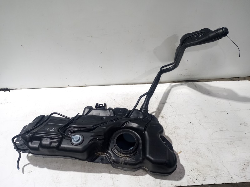 Recambio de deposito combustible para jeep avenger altitude referencia OEM IAM 9845753280  