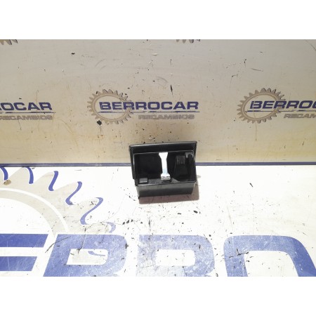 Recambio de cenicero para mercedes-benz clase c (w203) berlina 2.2 cdi cat referencia OEM IAM 2038100330  