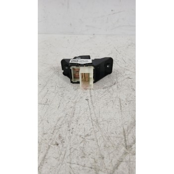 Recambio de mando elevalunas trasero derecho para kia stonic (yb) 1.0 t-gdi referencia OEM IAM 93576H8000  