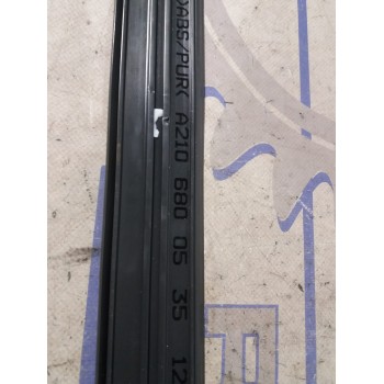 Recambio de moldura para mercedes-benz clase e (w210) berlina diesel 3.0 diesel cat referencia OEM IAM A2106800535  