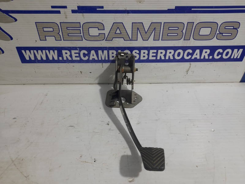 Recambio de pedal embrague para hyundai santa fe (sm) 2.0 crdi cat referencia OEM IAM 3282026010  