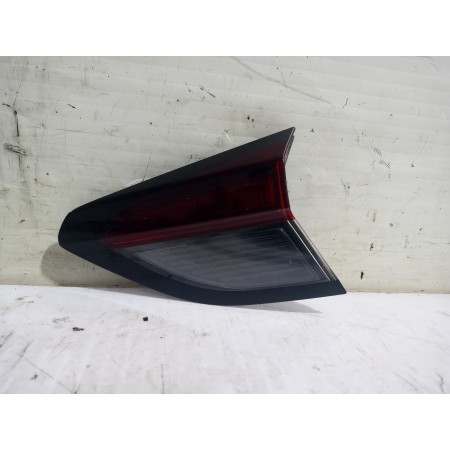 Recambio de piloto trasero derecho interior para opel corsa f edition referencia OEM IAM 9829317880  