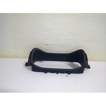 Recambio de moldura para jeep avenger altitude referencia OEM IAM 735768282  