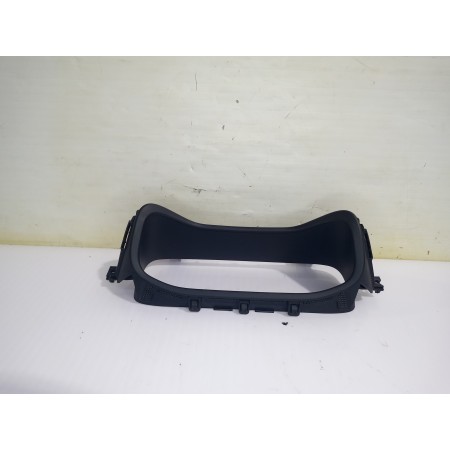Recambio de moldura para jeep avenger altitude referencia OEM IAM 735768282  