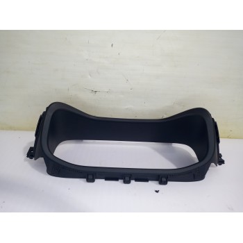 Recambio de moldura para jeep avenger altitude referencia OEM IAM 735768282  