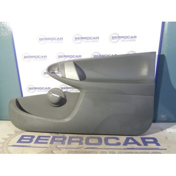 Recambio de guarnecido puerta delantera derecha para peugeot 107 1.0 cat (384f) referencia OEM IAM 676110H020  