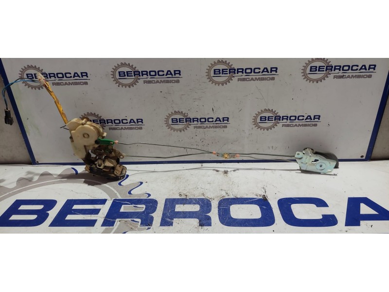 Recambio de cerradura puerta trasera derecha para kia sorento 2.5 crdi referencia OEM IAM 814203E010  