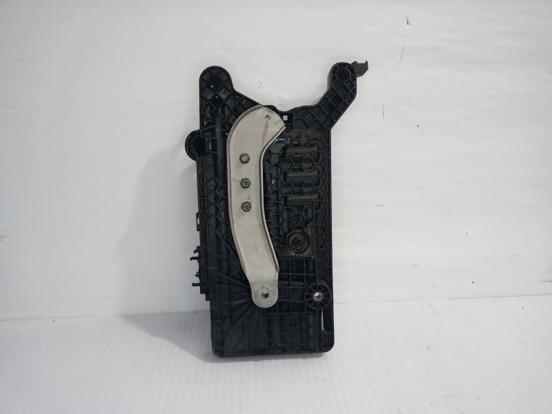 Recambio de soporte bateria para volkswagen touran (5t1) advance bmt referencia OEM IAM 5QF915331A  