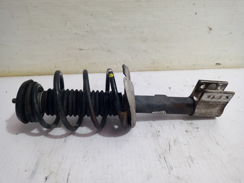Recambio de amortiguador delantero izquierdo para peugeot 308 sw envy referencia OEM IAM 520820  