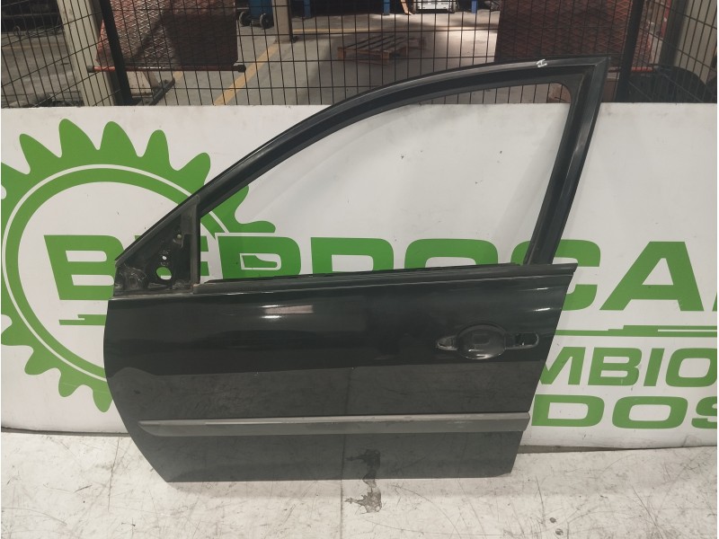 Recambio de puerta delantera izquierda para renault megane ii classic berlina 1.5 dci diesel referencia OEM IAM 7751473728  