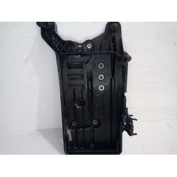 Recambio de soporte bateria para volkswagen touran (5t1) advance bmt referencia OEM IAM 5QF915331A  