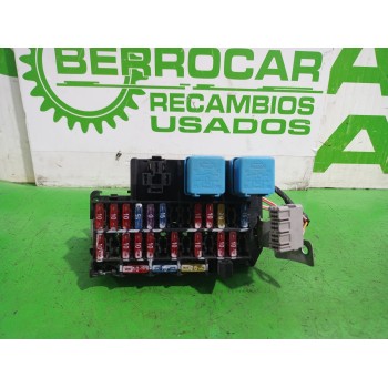Recambio de caja reles / fusibles para nissan micra (k11) básico referencia OEM IAM 72404047  