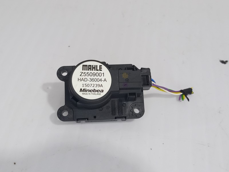 Recambio de motor apertura trampilla para jeep avenger altitude referencia OEM IAM Z5509001  