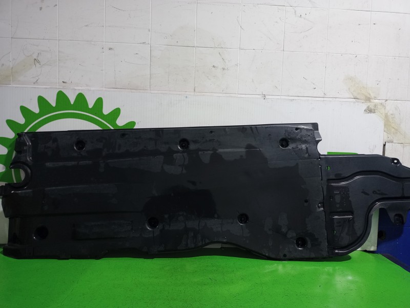 Recambio de cubrecarter para volkswagen t-roc (d11) basis referencia OEM IAM 5Q0825201AP  