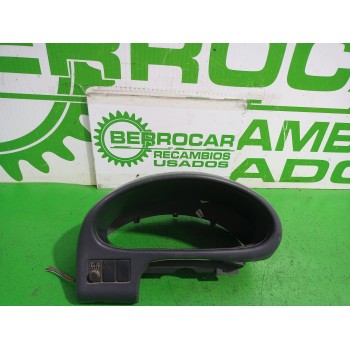 Recambio de moldura para nissan micra (k11) básico referencia OEM IAM 682405F710  