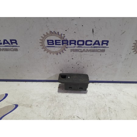 Recambio de mando elevalunas trasero izquierdo para opel insignia sports tourer 2.0 cdti cat referencia OEM IAM 13301888  