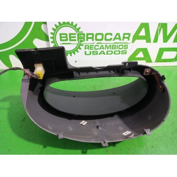 Recambio de moldura para nissan micra (k11) básico referencia OEM IAM 682405F710  