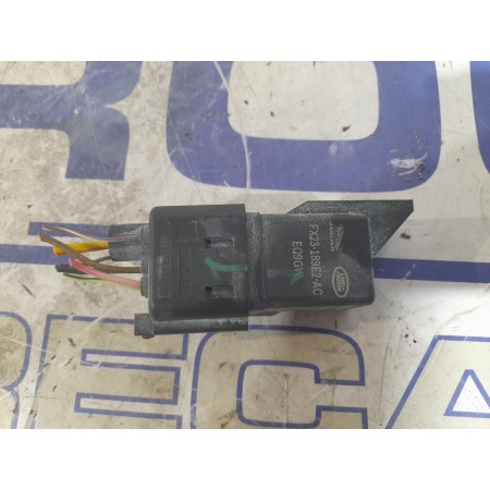 Recambio de caja precalentamiento para jaguar xe 2.0 diesel cat referencia OEM IAM FX23-189E2-AC  