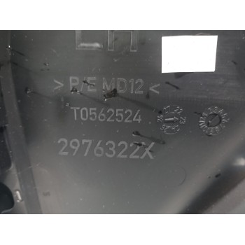 Recambio de guarnecido puerta delantera izquierda para jeep avenger altitude referencia OEM IAM 2976322X  