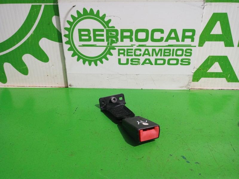Recambio de enganche cinturon central para fiat bravo (198) 1.9 dynamic multijet referencia OEM IAM 735440826  