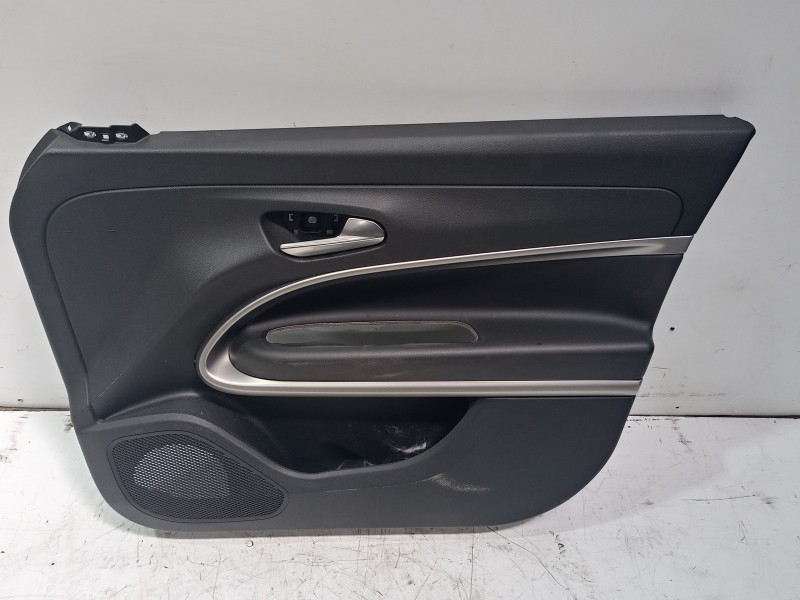 Recambio de guarnecido puerta delantera derecha para jeep avenger altitude referencia OEM IAM 2976323X  