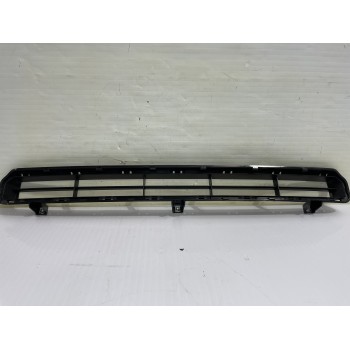 Recambio de rejilla para jeep avenger altitude referencia OEM IAM 735768117  