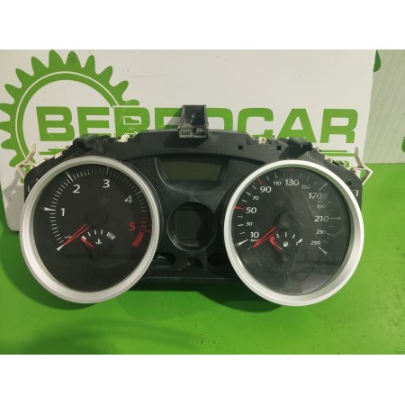 Recambio de cuadro instrumentos para renault megane ii classic berlina 1.5 dci diesel referencia OEM IAM 8200720313  