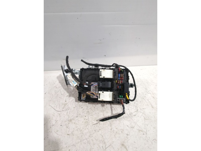 Recambio de caja reles / fusibles para ford puma (j2k, cf7) 1.0 ecoboost referencia OEM IAM LU5T15604BJD  