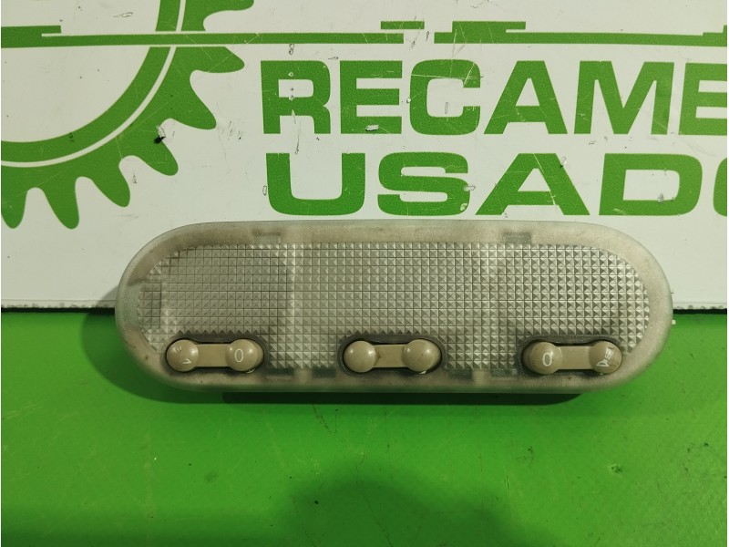 Recambio de luz interior para renault megane ii classic berlina 1.5 dci diesel referencia OEM IAM 8200073234  