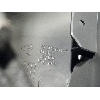 Recambio de consola central para peugeot 308 sw envy referencia OEM IAM 9660529477  