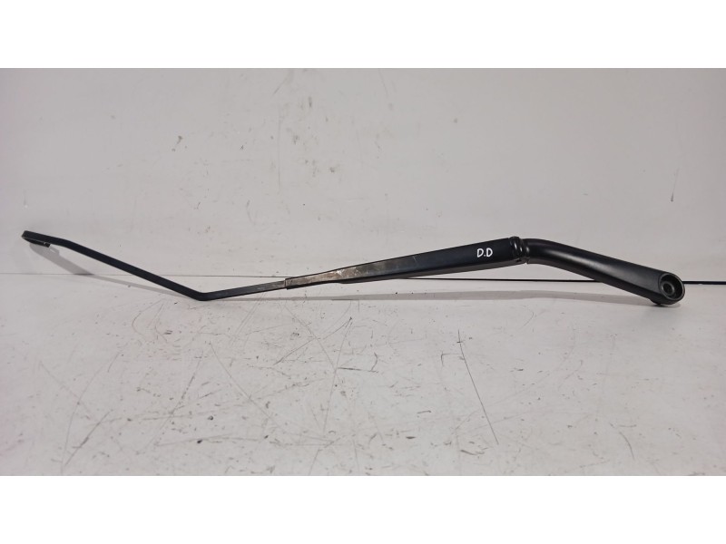 Recambio de brazo limpia delantero derecho para nissan juke (f15) 1.5 dci referencia OEM IAM 28881BA61A  