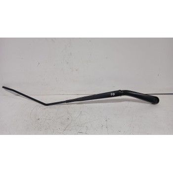 Recambio de brazo limpia delantero derecho para nissan juke (f15) 1.5 dci referencia OEM IAM 28881BA61A  