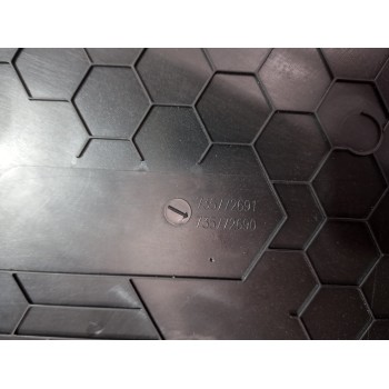 Recambio de guarnecido porton trasero para jeep avenger altitude referencia OEM IAM 735772691  