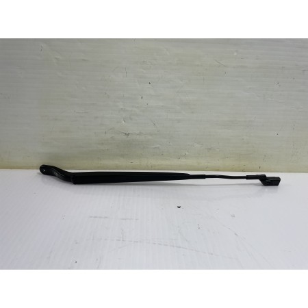 Recambio de brazo limpia delantero derecho para jeep avenger altitude referencia OEM IAM 9822931880  