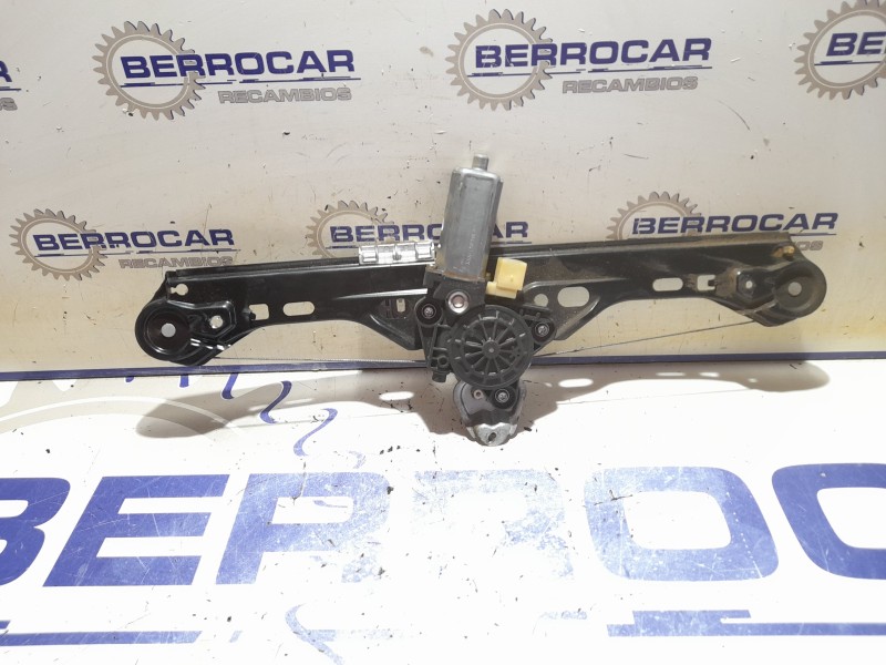 Recambio de elevalunas trasero derecho para mercedes-benz clase c (w203) berlina 2.2 cdi cat referencia OEM IAM 104047XXX  