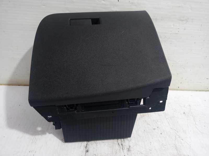 Recambio de guantera para opel corsa f edition referencia OEM IAM P004429707  