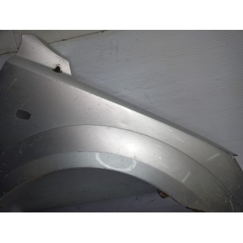 Recambio de aleta delantera derecha para kia sorento 2.5 crdi referencia OEM IAM 663213E100  