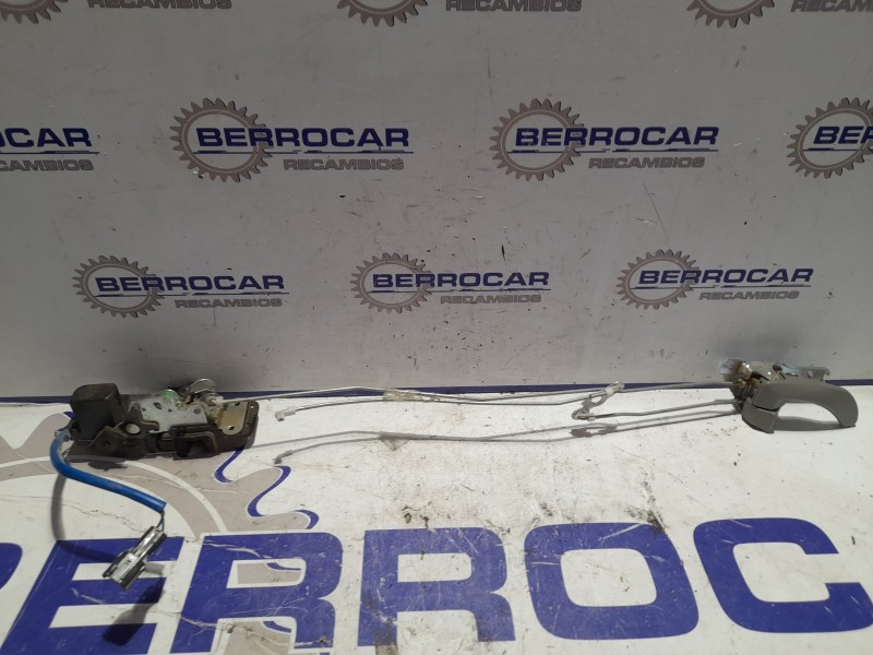 Recambio de cerradura puerta trasera derecha para kia sorento 2.5 crdi referencia OEM IAM 814203E010  