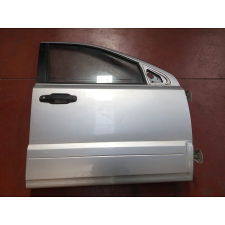 Recambio de puerta delantera derecha para kia sorento 2.5 crdi referencia OEM IAM 76121-3E100  