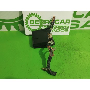Recambio de caja reles / fusibles para renault megane ii classic berlina 1.5 dci diesel referencia OEM IAM 8200481866  