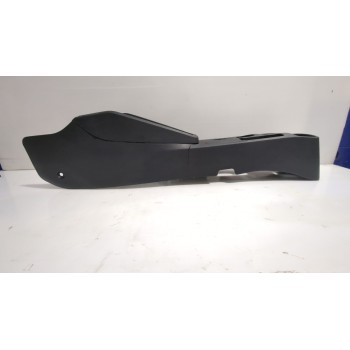 Recambio de consola central para kia stonic (yb) 1.0 t-gdi referencia OEM IAM 84611H8000WK  