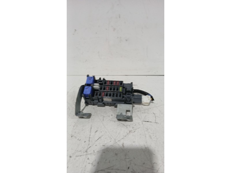 Recambio de caja reles / fusibles para nissan juke (f15) 1.5 dci referencia OEM IAM PA66PPE  